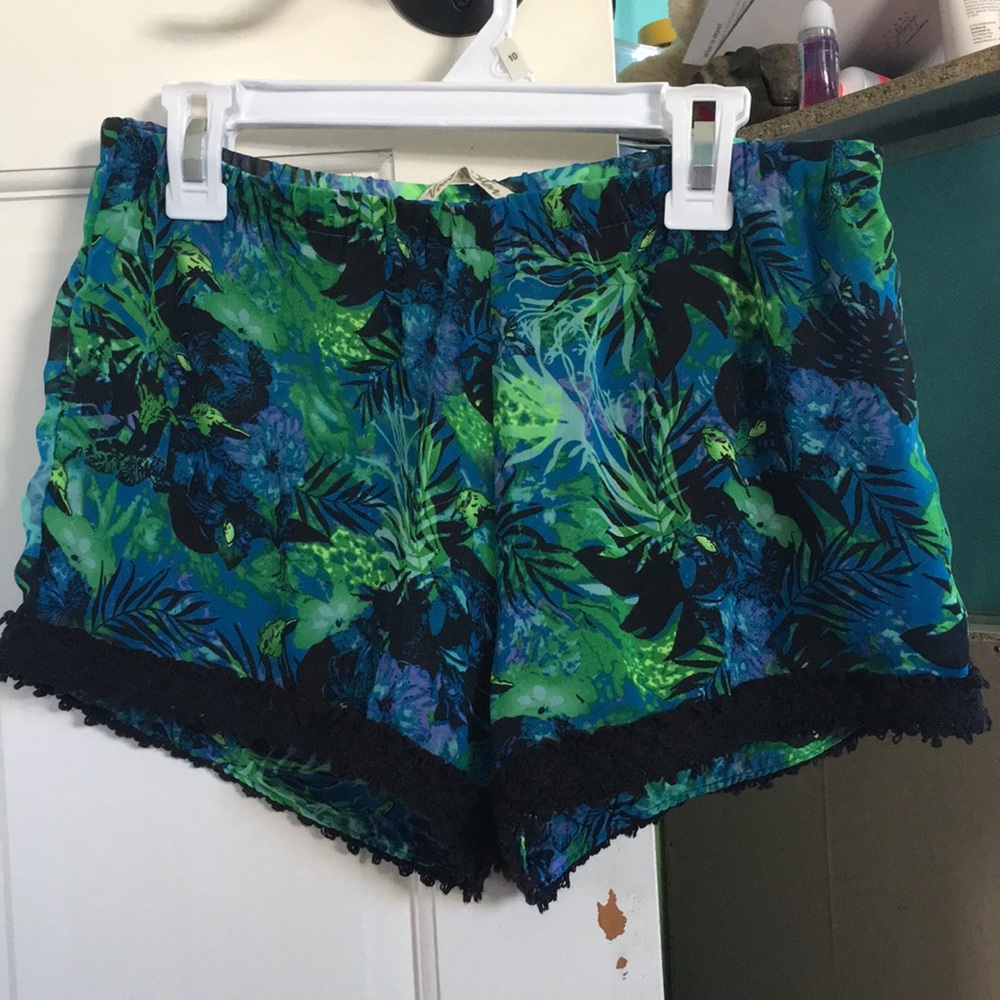 Vanilla Star patterned shorts
